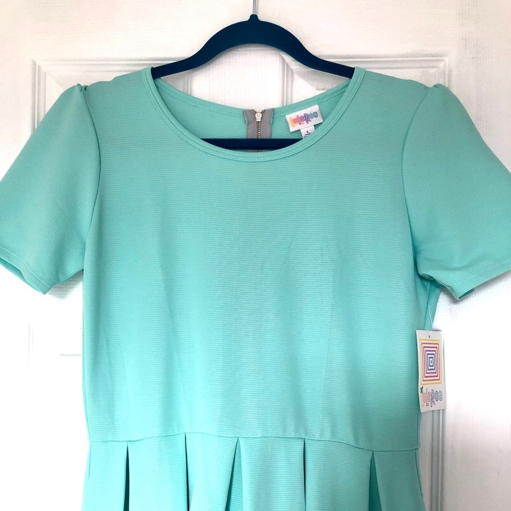 Lularoe amelia tiffany blue